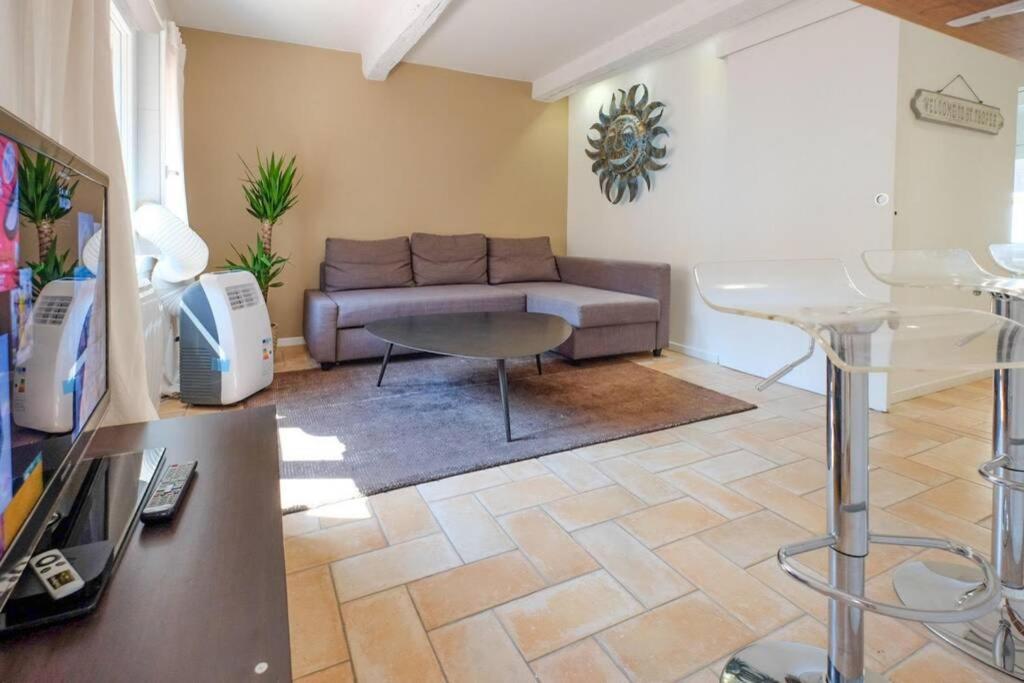 Appartement Centre Ville St Maxime, Plage A Pied Сент-Максім Екстер'єр фото
